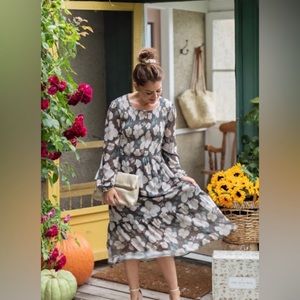 Jilly box Fall 2023 - The Grace Midi Dress XL